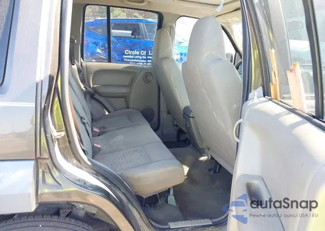 2005 Jeep Liberty Sport из США, поврежденный, VIN 1J4GL48K15W626156